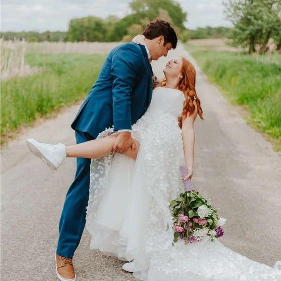 Rare Colby John White 3D Floral Wedding Dress